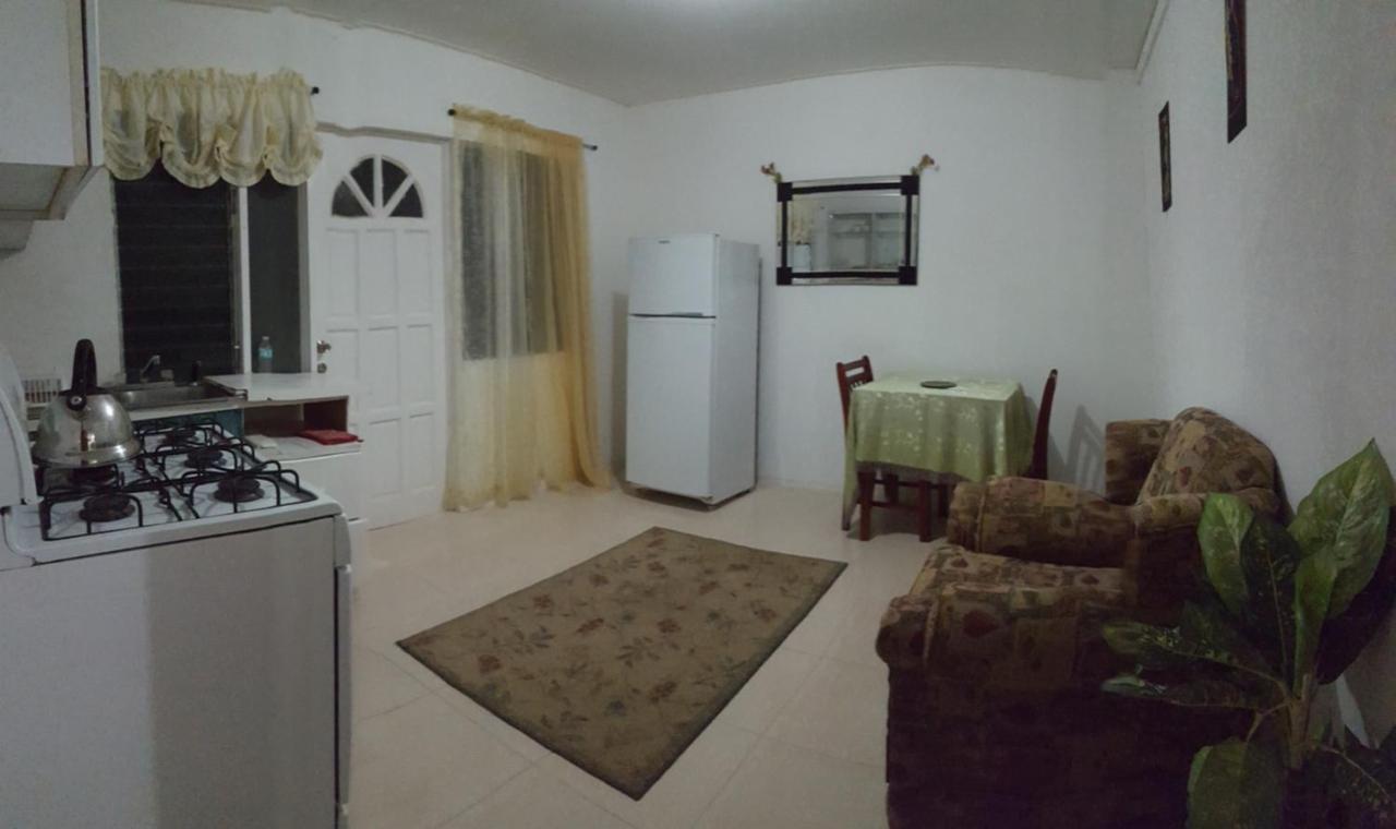 Cynson Villa Holiday Accommodations Christ Church Kültér fotó